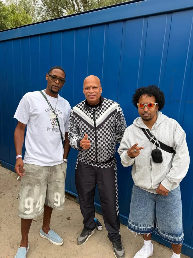 DJ Moortje with friends