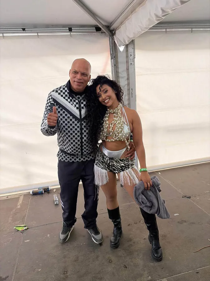 DJ Moortje with friends